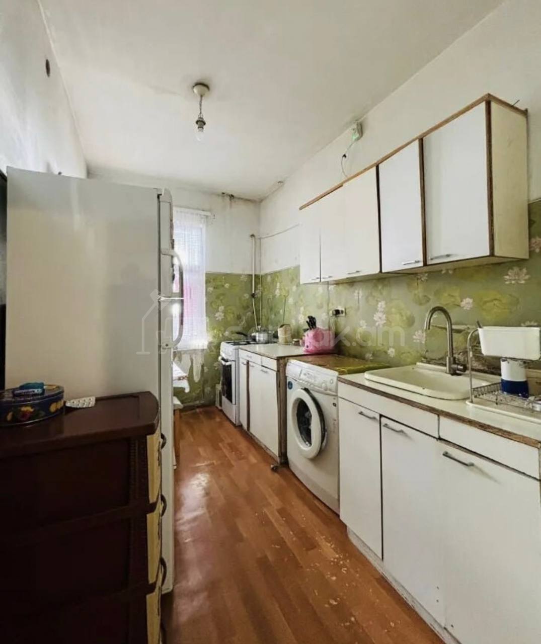 3 Սենյականոց Բնակարան, 80քմ, 8/9 հարկ, Նորմալ Վիճակում, Կահավորված