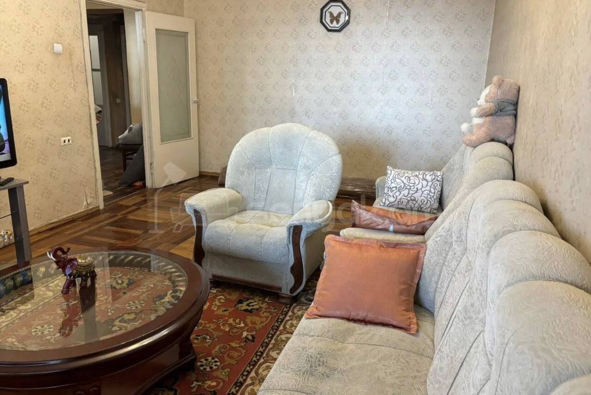 3 Սենյականոց Բնակարան, 80քմ, 8/9 հարկ, Նորմալ Վիճակում, Կահավորված