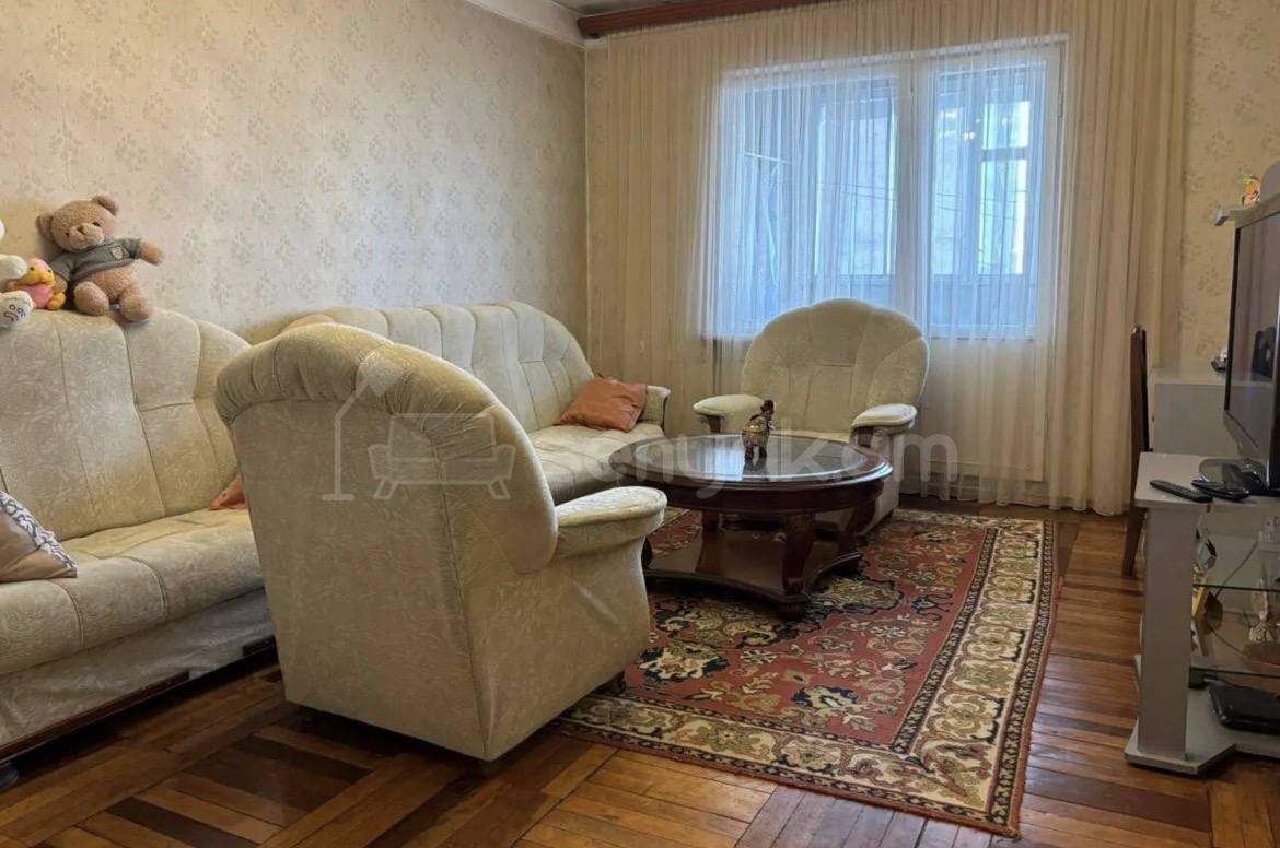 3 Սենյականոց Բնակարան, 80քմ, 8/9 հարկ, Նորմալ Վիճակում, Կահավորված