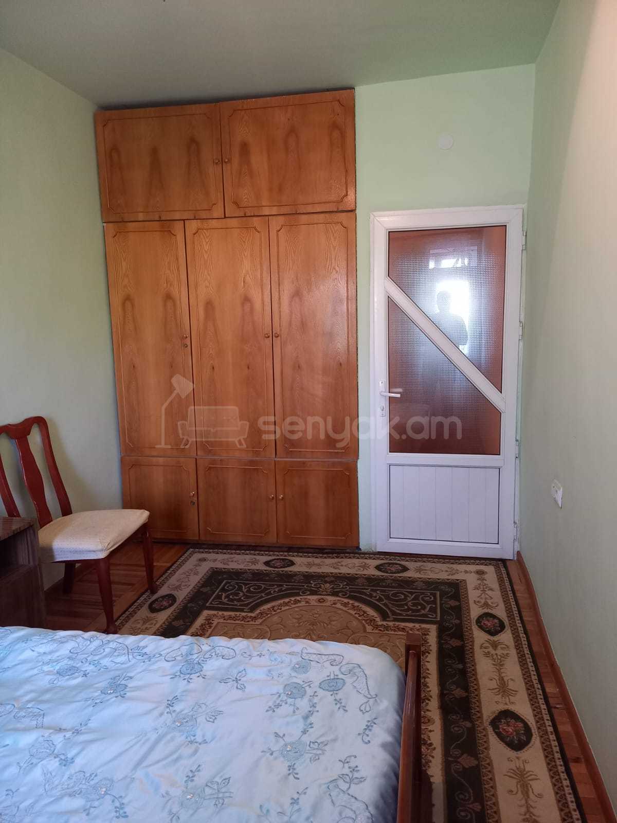 2 Սենյականոց Բնակարան Քարե Շենքում, 64քմ, 4/5 հարկ, Կապիտալ Վերանորոգված, Կահավորված, Արևկող