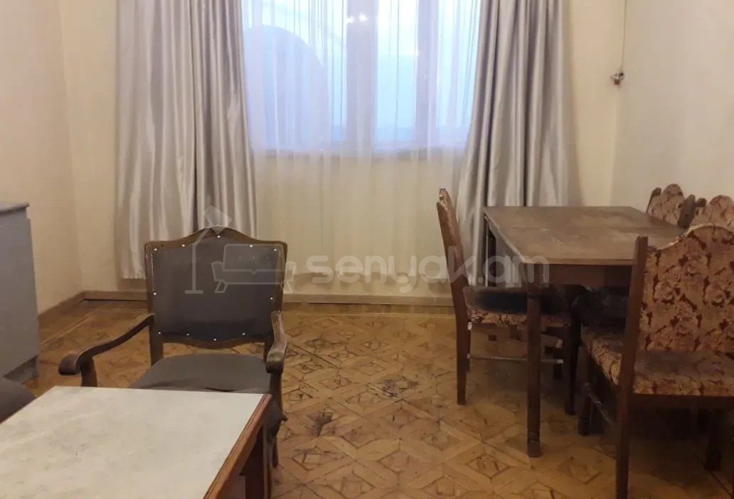 1 Սենյականոց Բնակարան Քարե Շենքում, 43քմ, 3/5 հարկ, Պետական Վիճակում