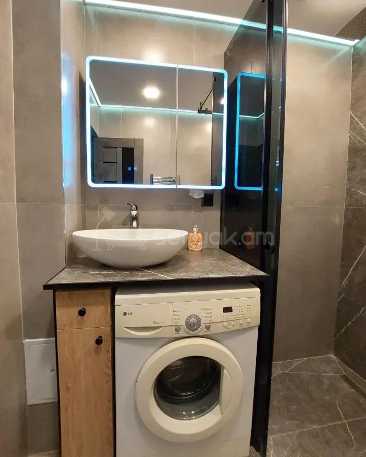 2 Սենյականոց Բնակարան, 40քմ, 7/10 հարկ, Դիզայներական Վերանորոգված