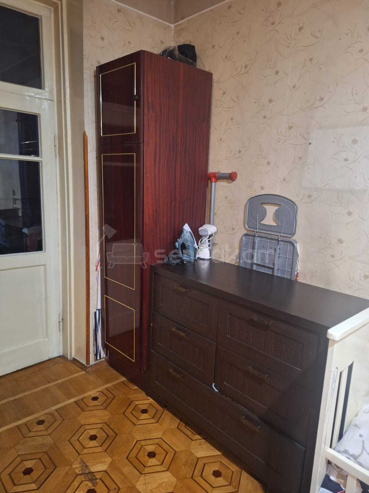 2 Սենյականոց Բնակարան Քարե Շենքում, 64քմ, 2/5 հարկ, Նորմալ Վիճակում, Կահավորված, Արևկող