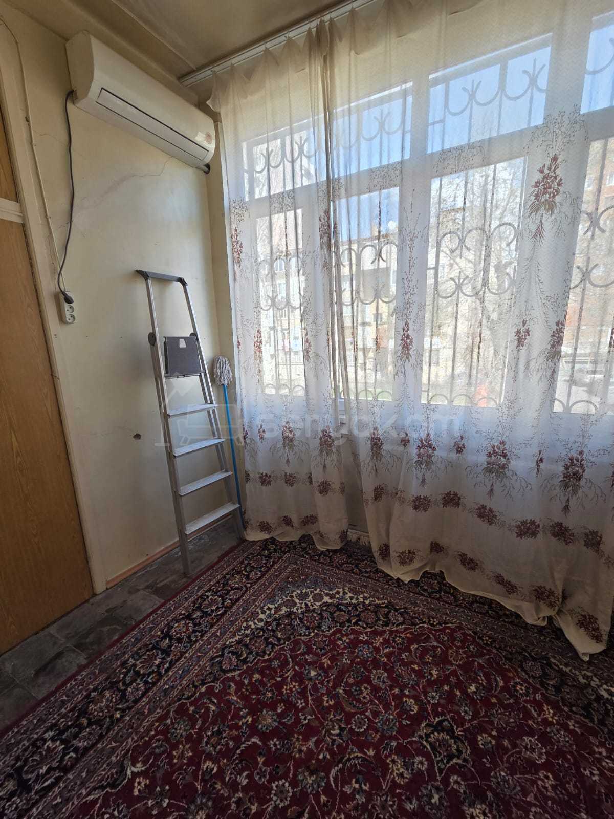 2 Սենյականոց Բնակարան Քարե Շենքում, 64քմ, 2/5 հարկ, Նորմալ Վիճակում, Կահավորված, Արևկող