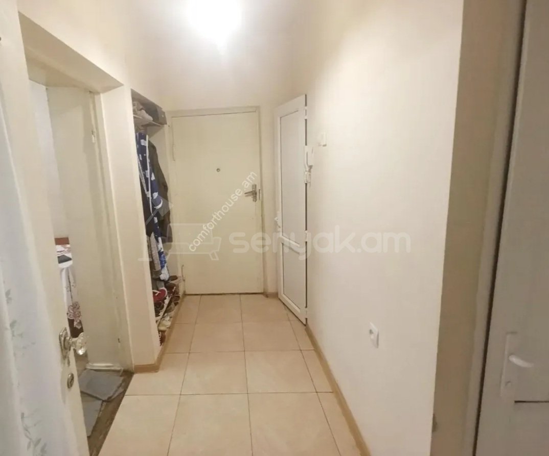 3 Սենյականոց Բնակարան Քարե Շենքում, 77քմ, 1/5 հարկ, Պետական Վիճակում