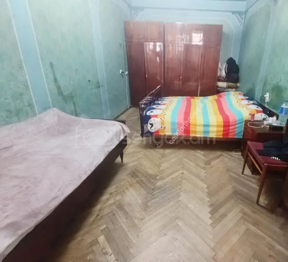 3 Սենյականոց Բնակարան Քարե Շենքում, 77քմ, 1/5 հարկ, Պետական Վիճակում