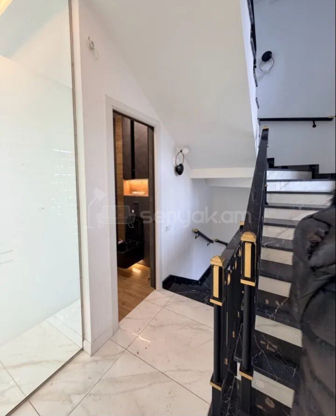 Նորակառույց Օֆիսային Տարածք, 120քմ