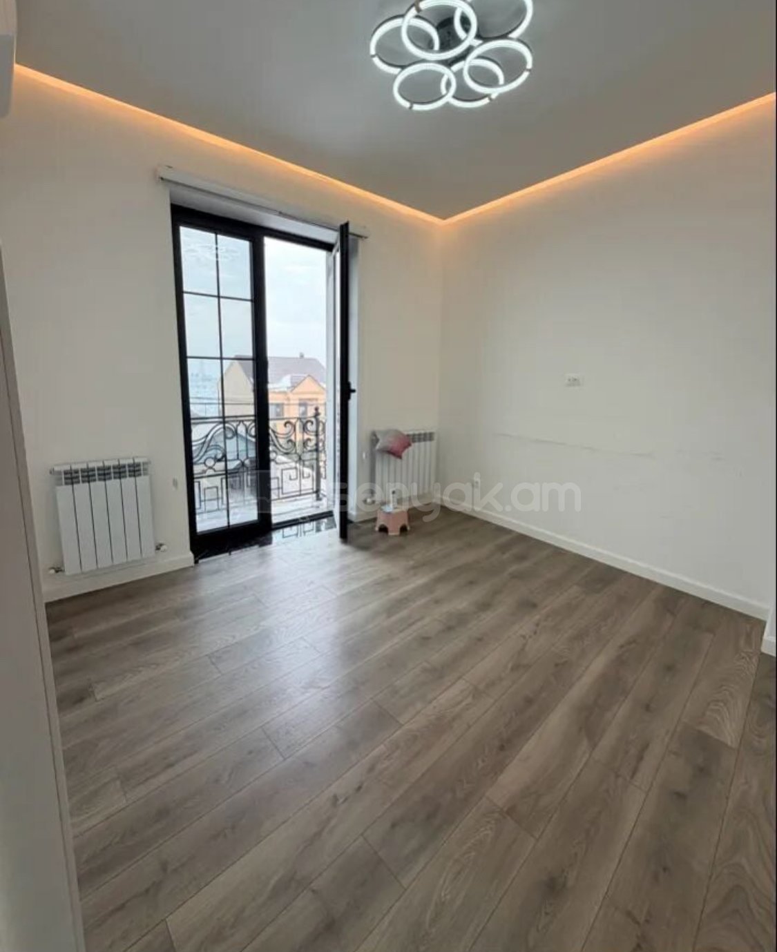 Նորակառույց Կոմերցիոն Տարածք, 120քմ