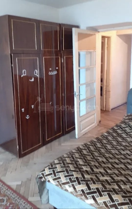 3 Սենյականոց Բնակարան Քարե Շենքում, 72քմ, 3/9 հարկ, Նորմալ Վիճակում, Կահավորված, Արևկող