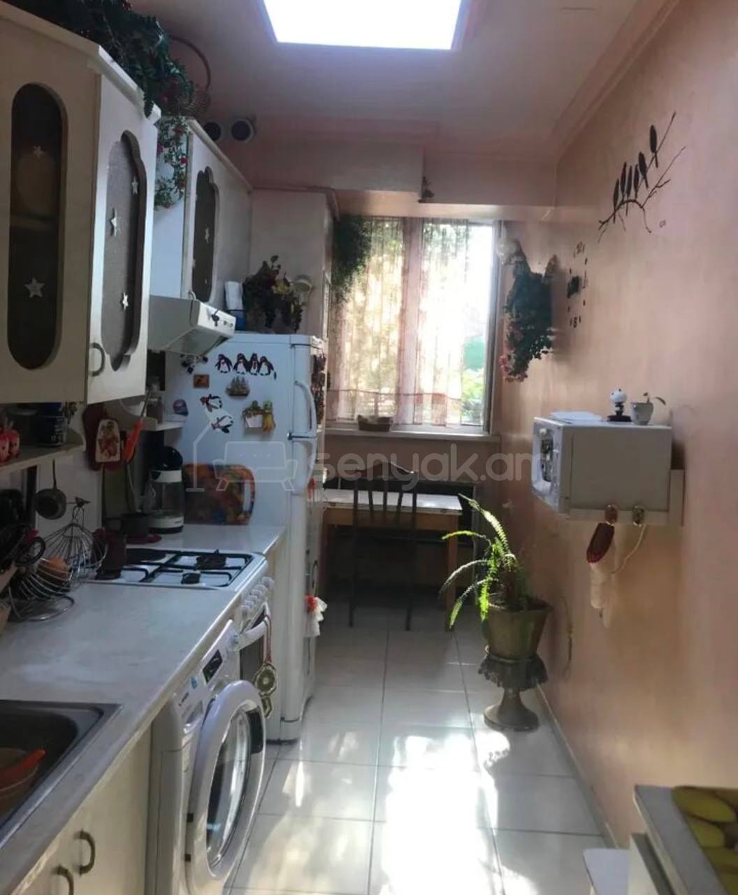 4 Սենյականոց Բնակարան Քարե Շենքում, 106քմ, 1/5 հարկ, Կապիտալ Վերանորոգված