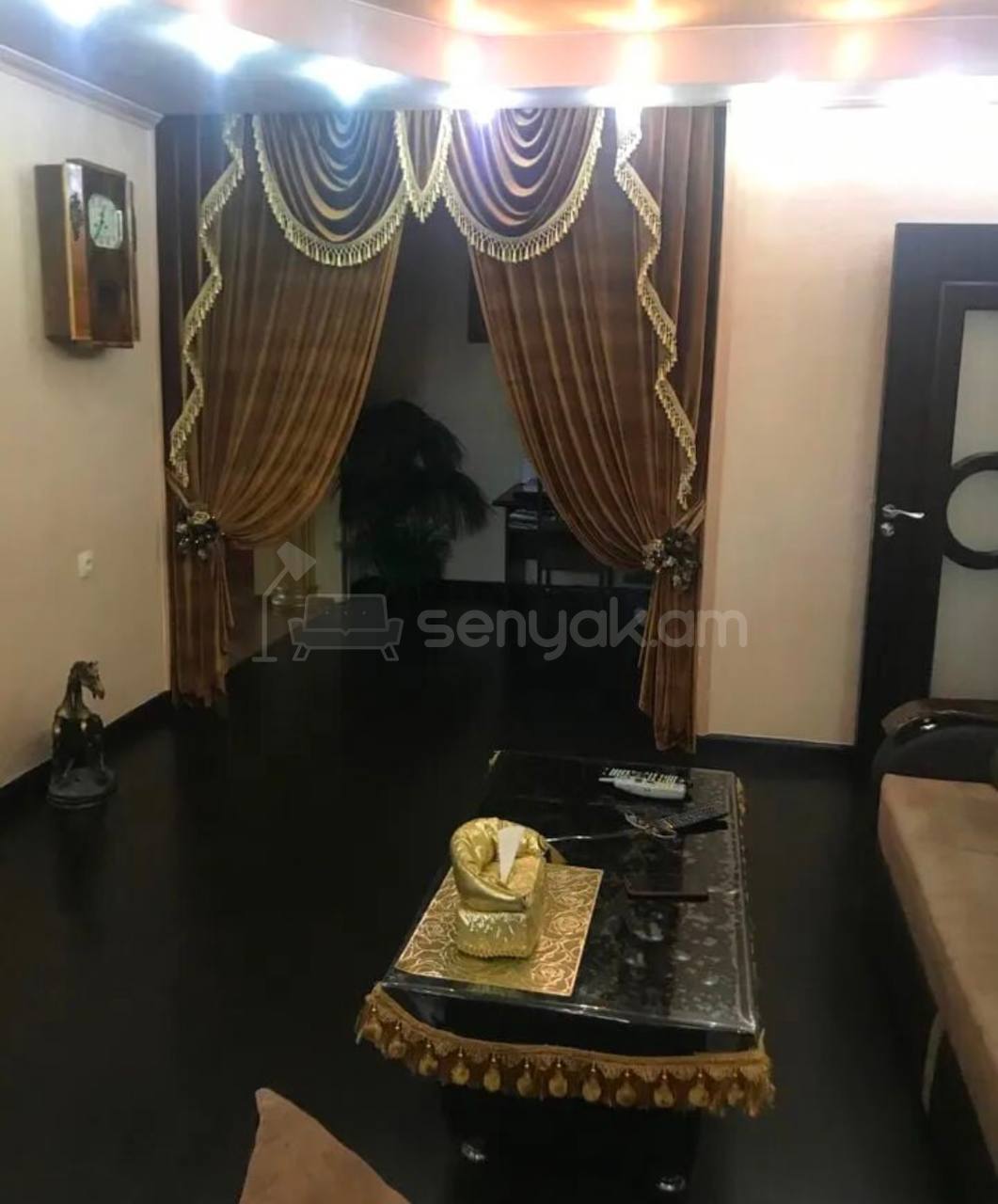 4 Սենյականոց Բնակարան Քարե Շենքում, 106քմ, 1/5 հարկ, Կապիտալ Վերանորոգված