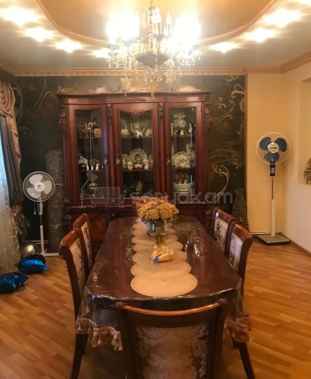 4 Սենյականոց Բնակարան Քարե Շենքում, 106քմ, 1/5 հարկ, Կապիտալ Վերանորոգված