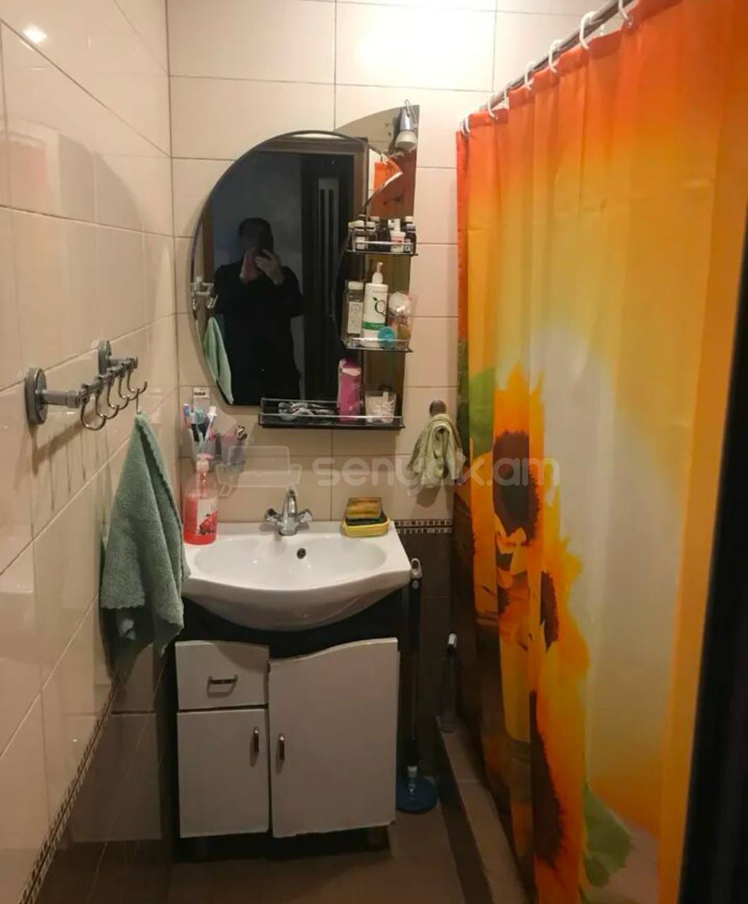 4 Սենյականոց Բնակարան Քարե Շենքում, 106քմ, 1/5 հարկ, Կապիտալ Վերանորոգված