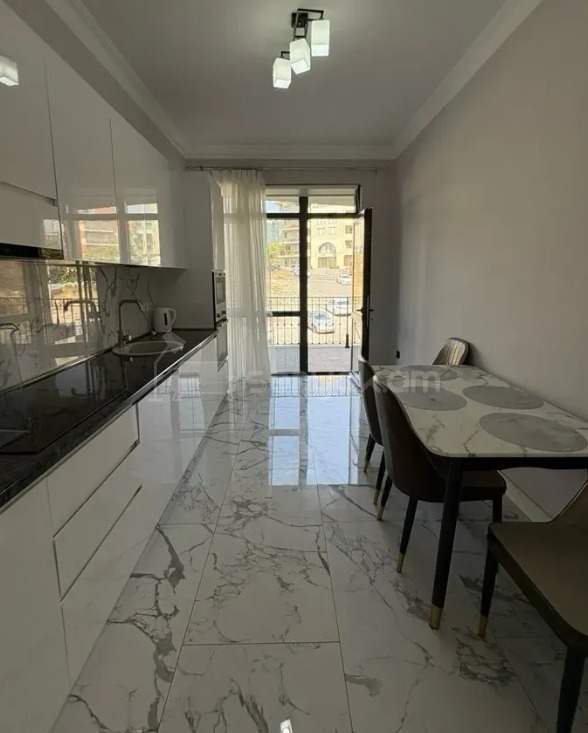 3 Սենյականոց Բնակարան Նորակառույցում, 91քմ, 2/4 հարկ, Դիզայներական Վերանորոգված, Կահավորված