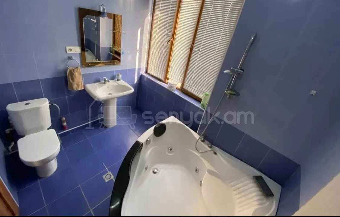 4 Սենյականոց Բնակարան Նորակառույցում, 150քմ, 13/14 հարկ, Կապիտալ Վերանորոգված