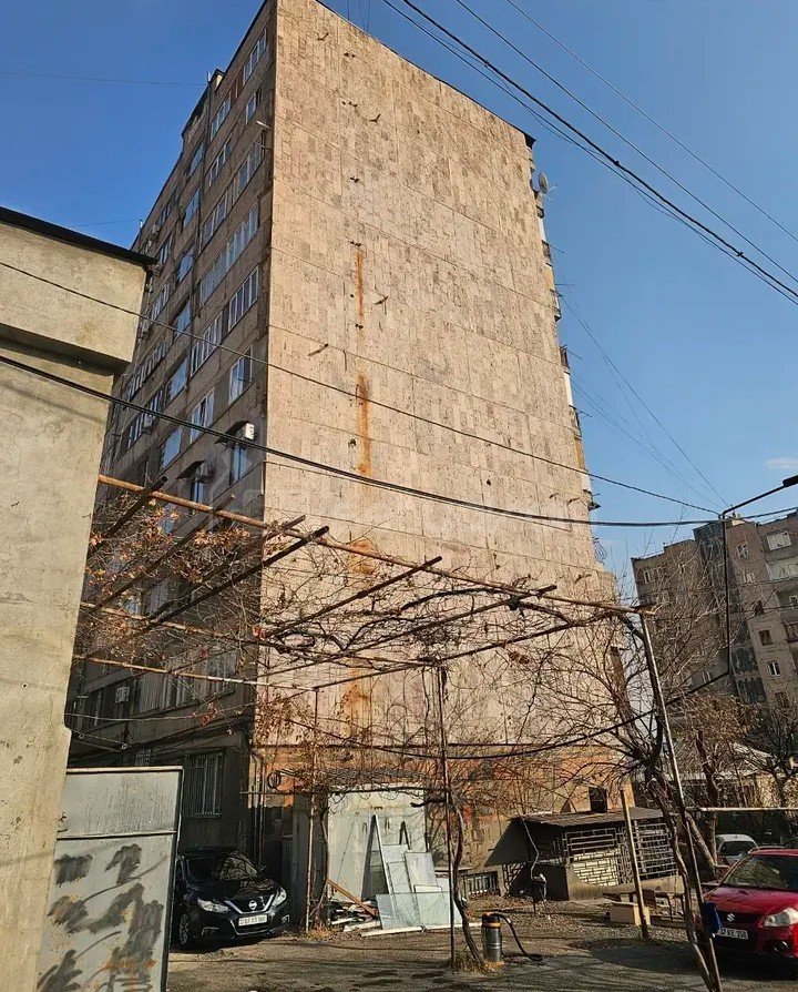 1 Սենյականոց Բնակարան, 42քմ, 8/9 հարկ, Նորմալ Վիճակում