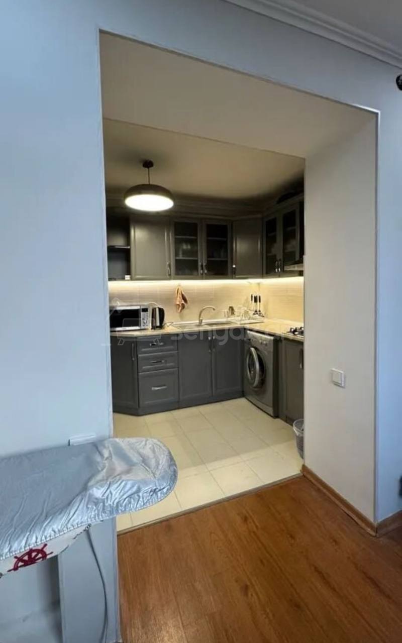 4 Սենյականոց Բնակարան, 80քմ, 4/4 հարկ, Կապիտալ Վերանորոգված