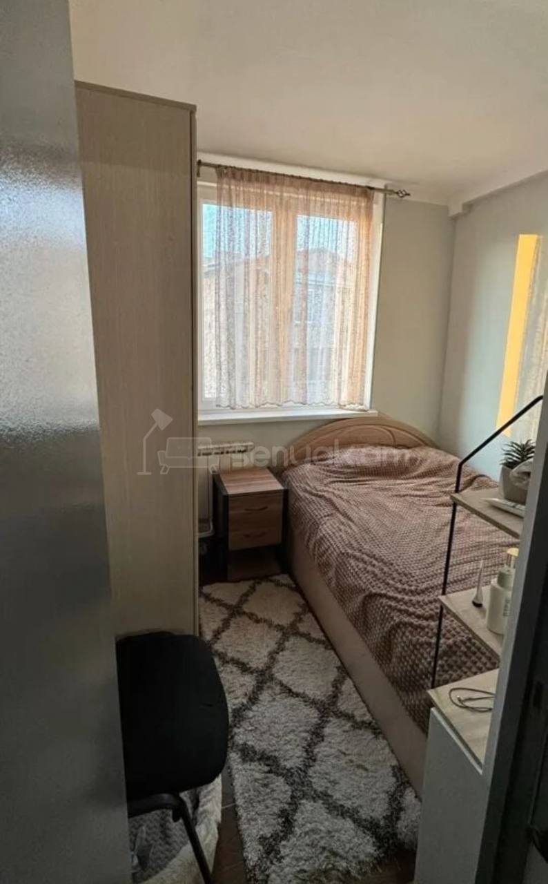 4 Սենյականոց Բնակարան Քարե Շենքում, 80քմ, 4/4 հարկ, Կապիտալ Վերանորոգված