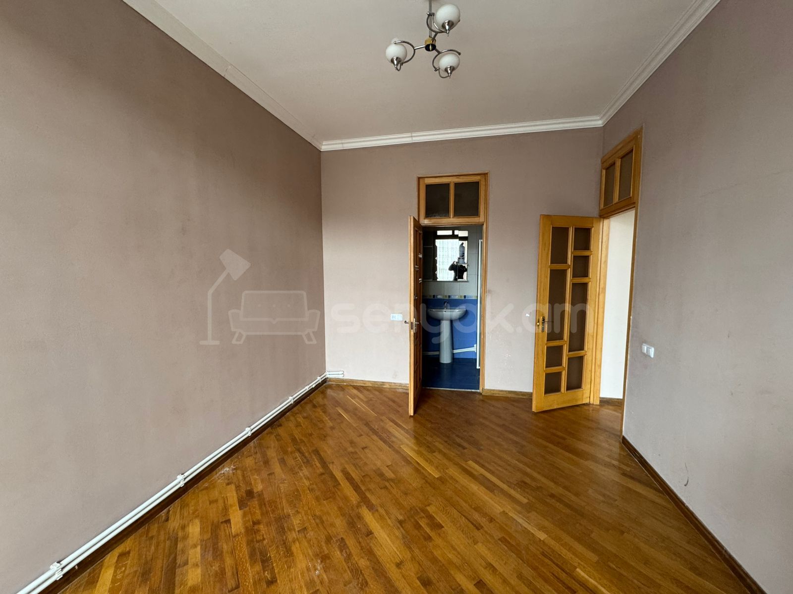 3 Սենյականոց Բնակարան Քարե Շենքում, 78քմ, 4/5 հարկ, Նորմալ Վիճակում