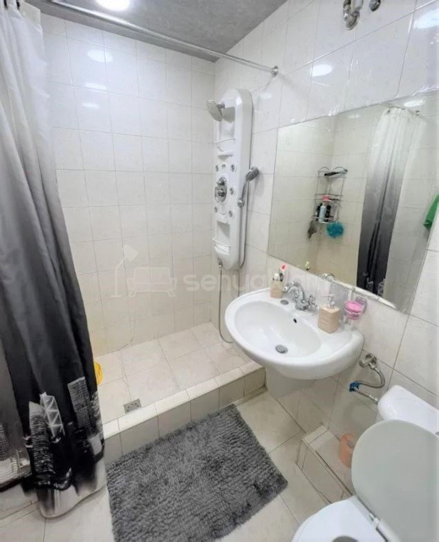 2 Սենյականոց Բնակարան Քարե Շենքում, 72քմ, 1/5 հարկ, Կապիտալ Վերանորոգված