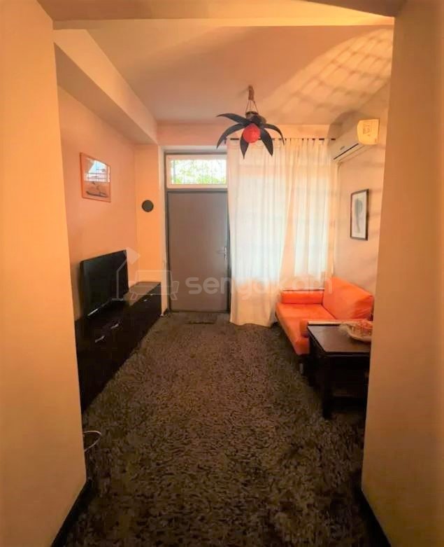 2 Սենյականոց Բնակարան Քարե Շենքում, 72քմ, 1/5 հարկ, Կապիտալ Վերանորոգված