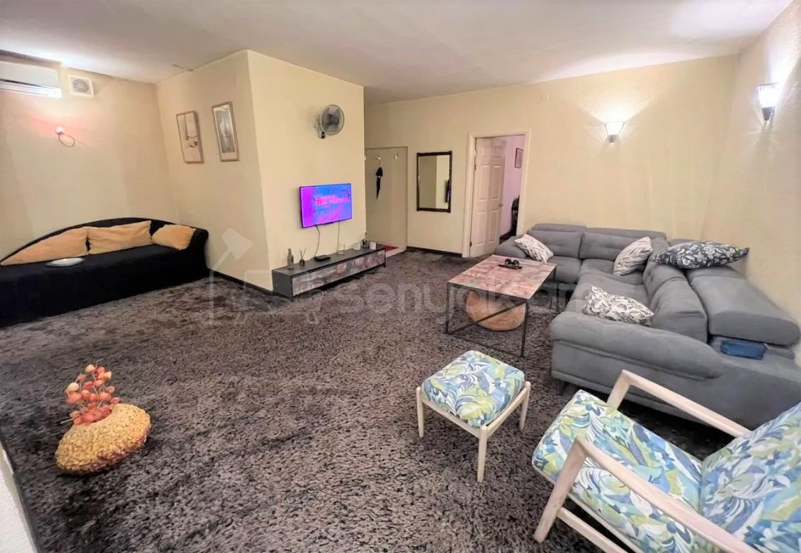 2 Սենյականոց Բնակարան Քարե Շենքում, 72քմ, 1/5 հարկ, Կապիտալ Վերանորոգված