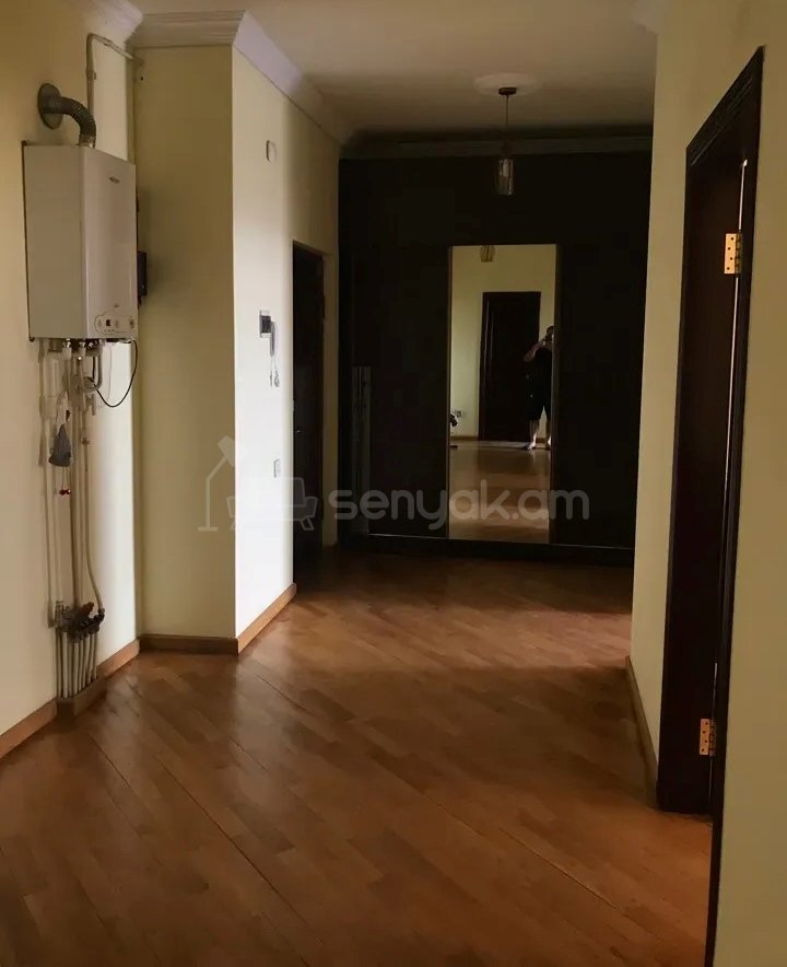 2 Սենյականոց Բնակարան Նորակառույցում, 76քմ, 12/13 հարկ, Կապիտալ Վերանորոգված