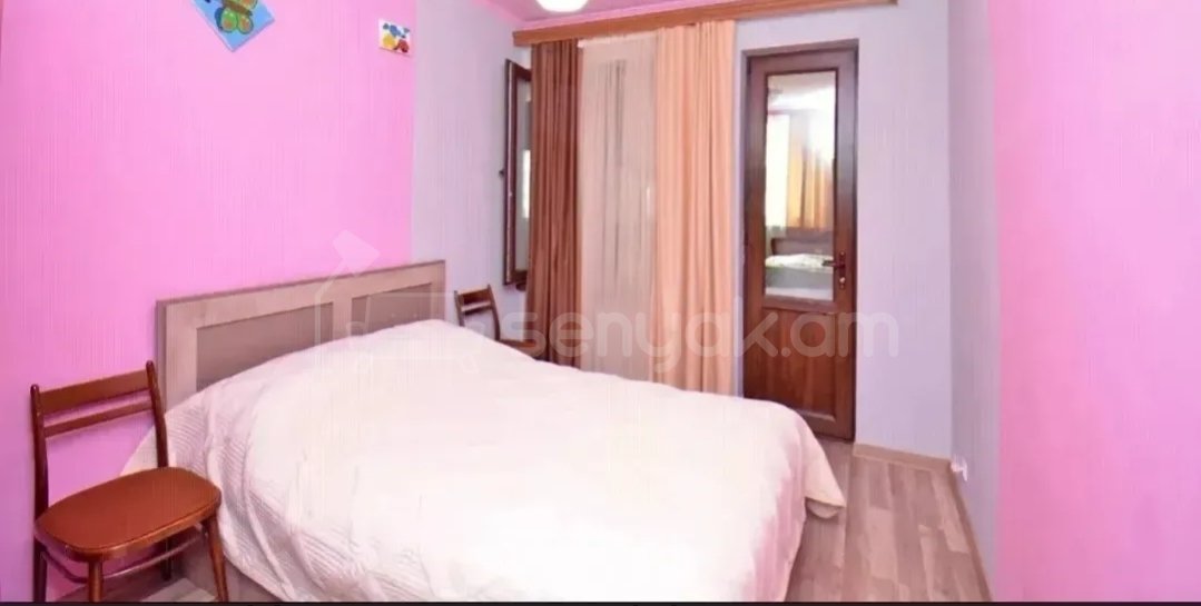 4 Սենյականոց Բնակարան Քարե Շենքում, 125քմ, 2/5 հարկ, Կապիտալ Վերանորոգված