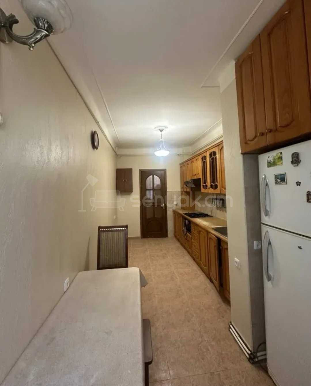 3 Սենյականոց Բնակարան Քարե Շենքում, 80քմ, 3/7 հարկ, Նորմալ Վիճակում, Կահավորված, Արևկող