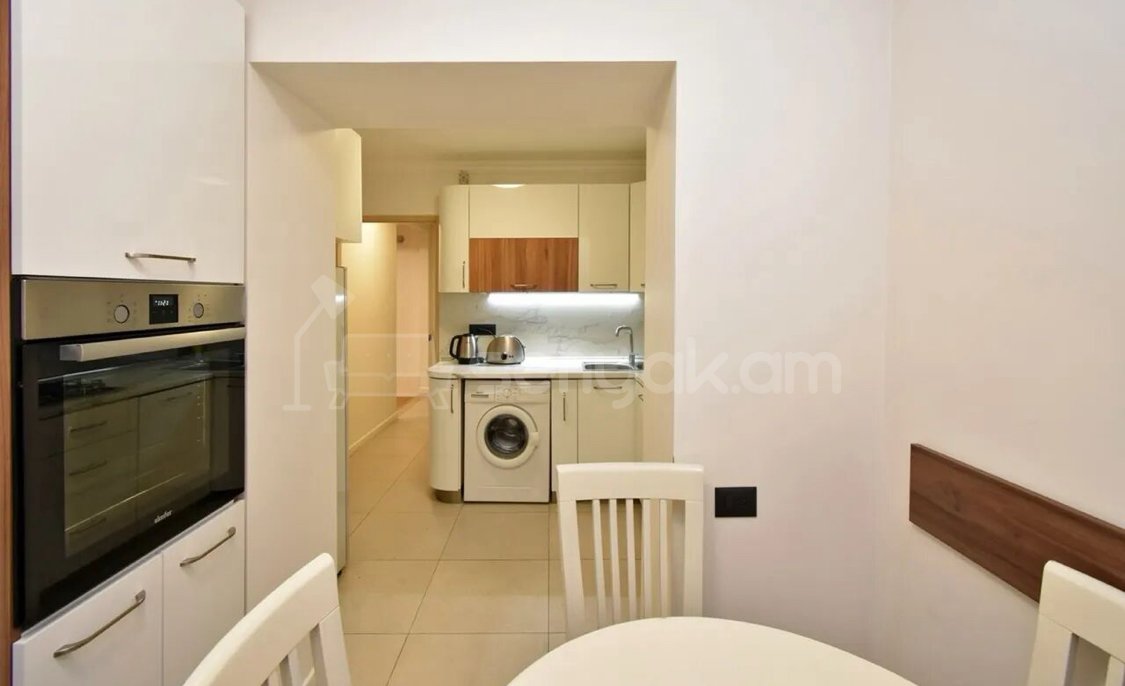 3 Սենյականոց Բնակարան Քարե Շենքում, 78քմ, 2/5 հարկ, Դիզայներական Վերանորոգված, Կահավորված