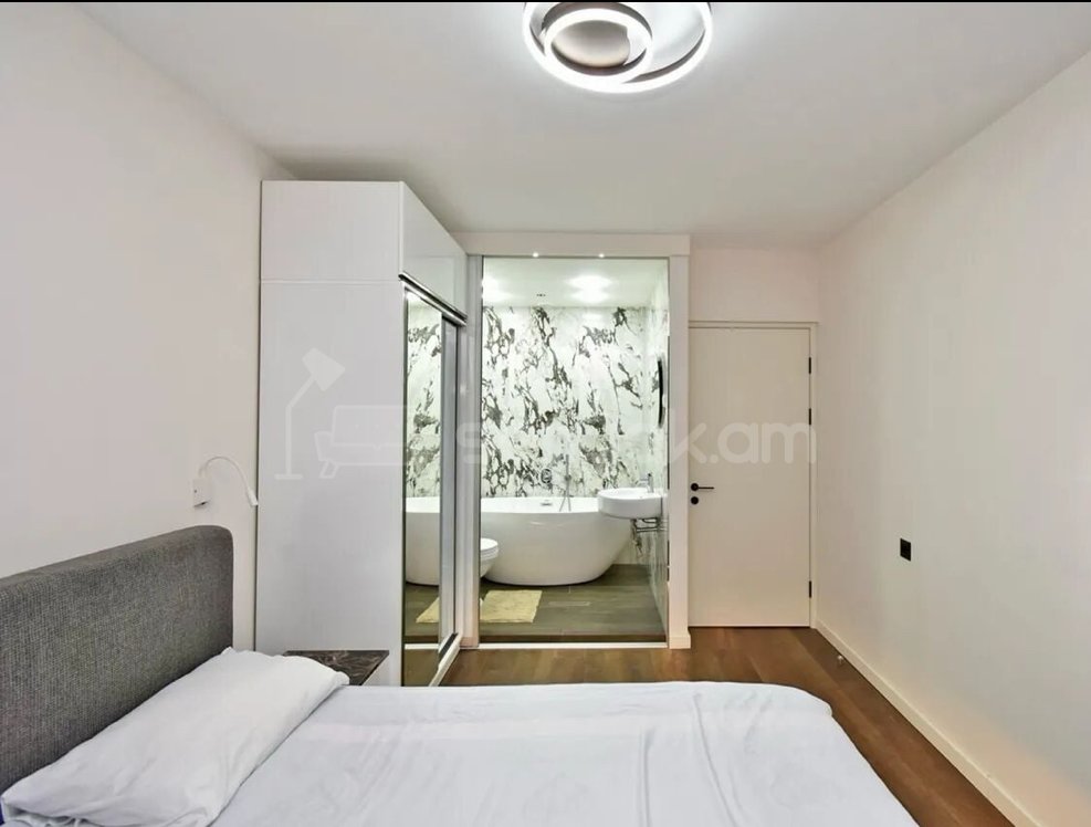 3 Սենյականոց Բնակարան Քարե Շենքում, 78քմ, 2/5 հարկ, Դիզայներական Վերանորոգված, Կահավորված