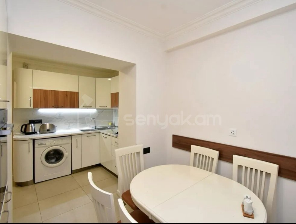 3 Սենյականոց Բնակարան Քարե Շենքում, 78քմ, 3/5 հարկ, Դիզայներական Վերանորոգված, Կահավորված