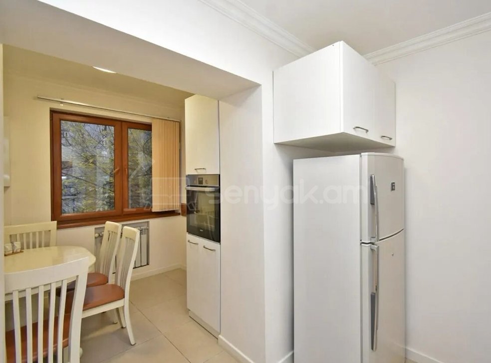 3 Սենյականոց Բնակարան Քարե Շենքում, 78քմ, 3/5 հարկ, Դիզայներական Վերանորոգված, Կահավորված