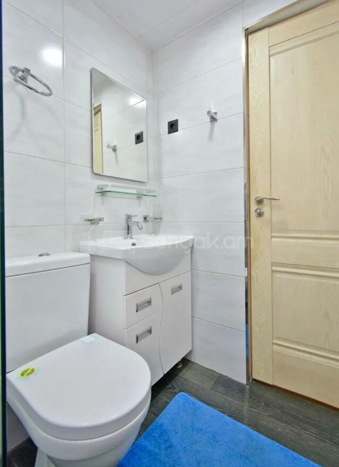 3 Սենյականոց Բնակարան Քարե Շենքում, 78քմ, 3/5 հարկ, Դիզայներական Վերանորոգված, Կահավորված