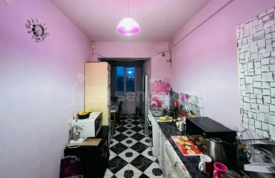 3 Սենյականոց Բնակարան, 87քմ, 7/9 հարկ, Պետական Վիճակում