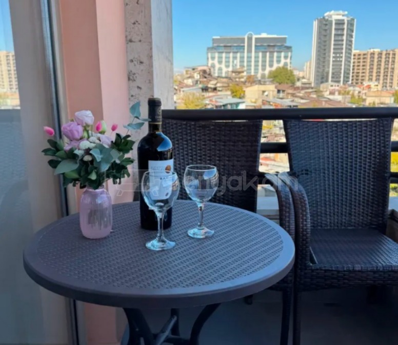 4 Սենյականոց Բնակարան Նորակառույցում, 140քմ, 11/20 հարկ, Դիզայներական Վերանորոգված, Կահավորված