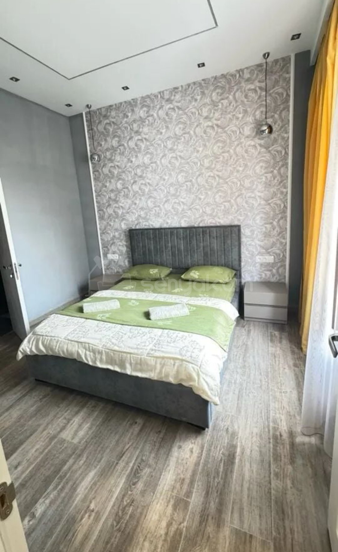 4 Սենյականոց Բնակարան Քարե Շենքում, 90քմ, 3/4 հարկ, Դիզայներական Վերանորոգված, Կահավորված