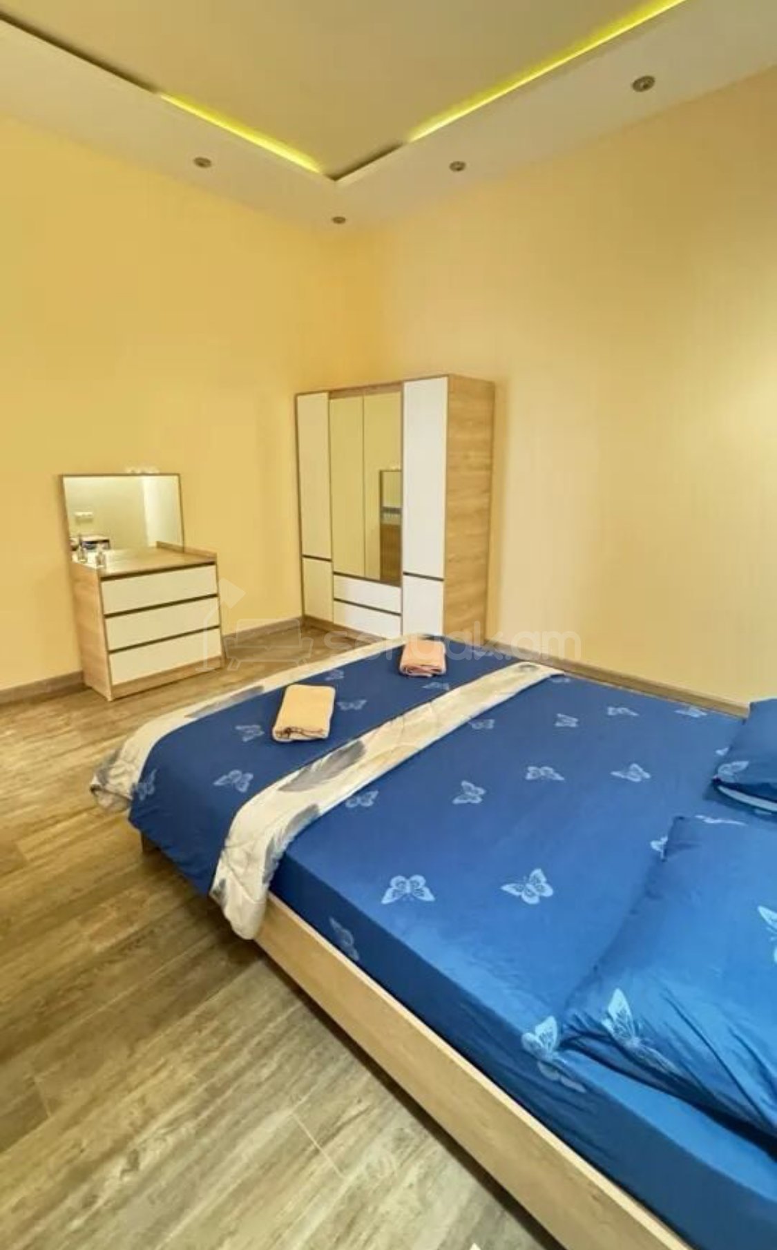 4 Սենյականոց Բնակարան Քարե Շենքում, 90քմ, 3/4 հարկ, Դիզայներական Վերանորոգված, Կահավորված