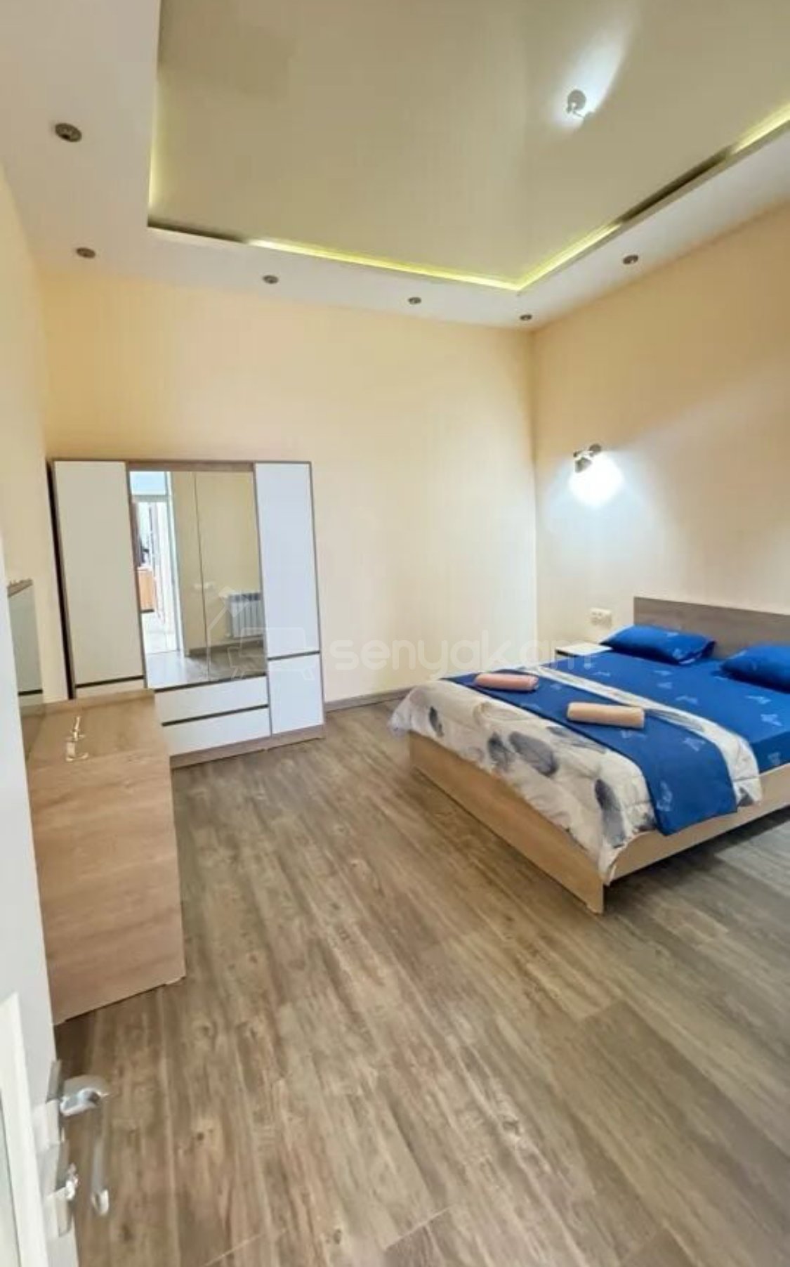 3 Սենյականոց Բնակարան Քարե Շենքում, 90քմ, 3/4 հարկ, Դիզայներական Վերանորոգված, Կահավորված