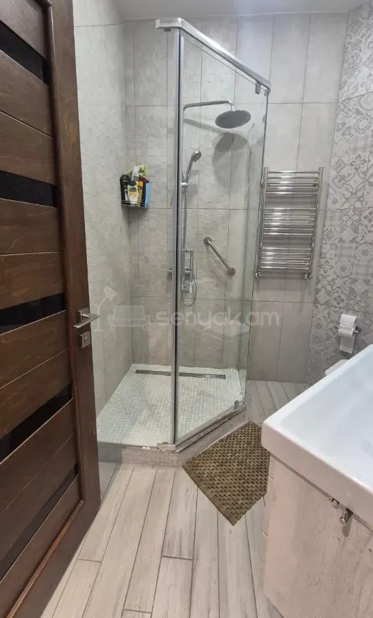 3 Սենյականոց Բնակարան Նորակառույցում, 75քմ, 4/4 հարկ, Կապիտալ Վերանորոգված