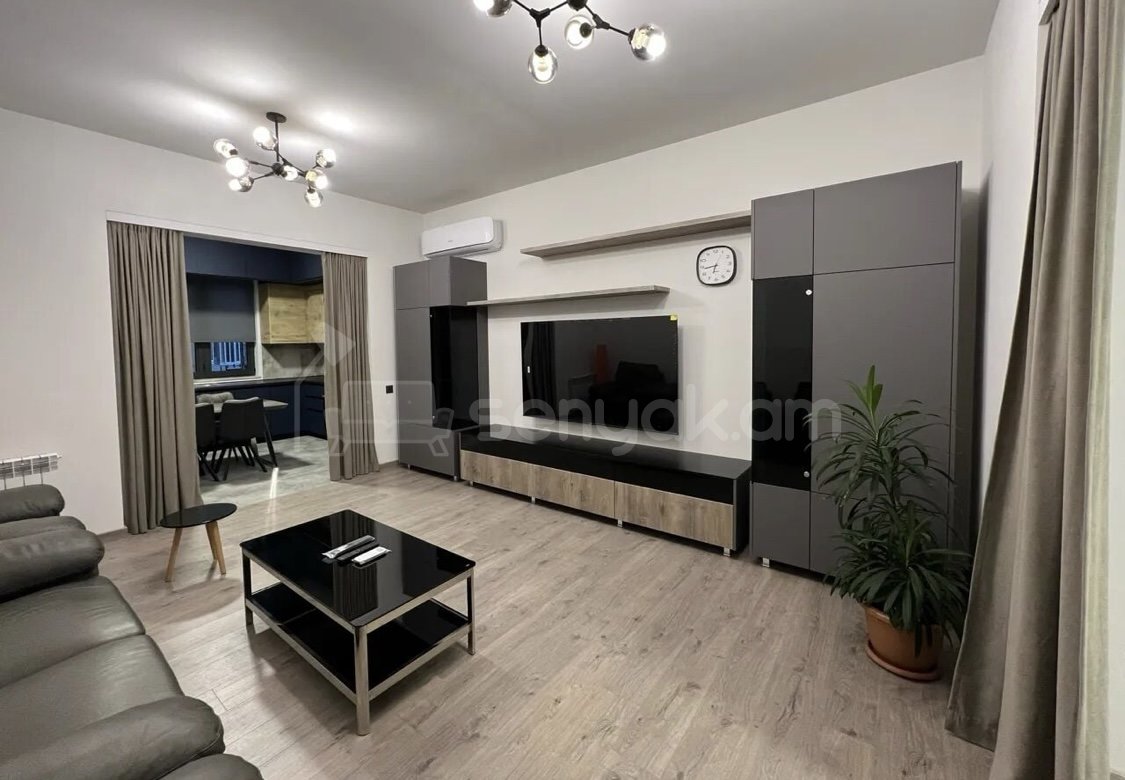 4 Սենյականոց Բնակարան Քարե Շենքում, 97քմ, 4/4 հարկ, Դիզայներական Վերանորոգված, Կահավորված