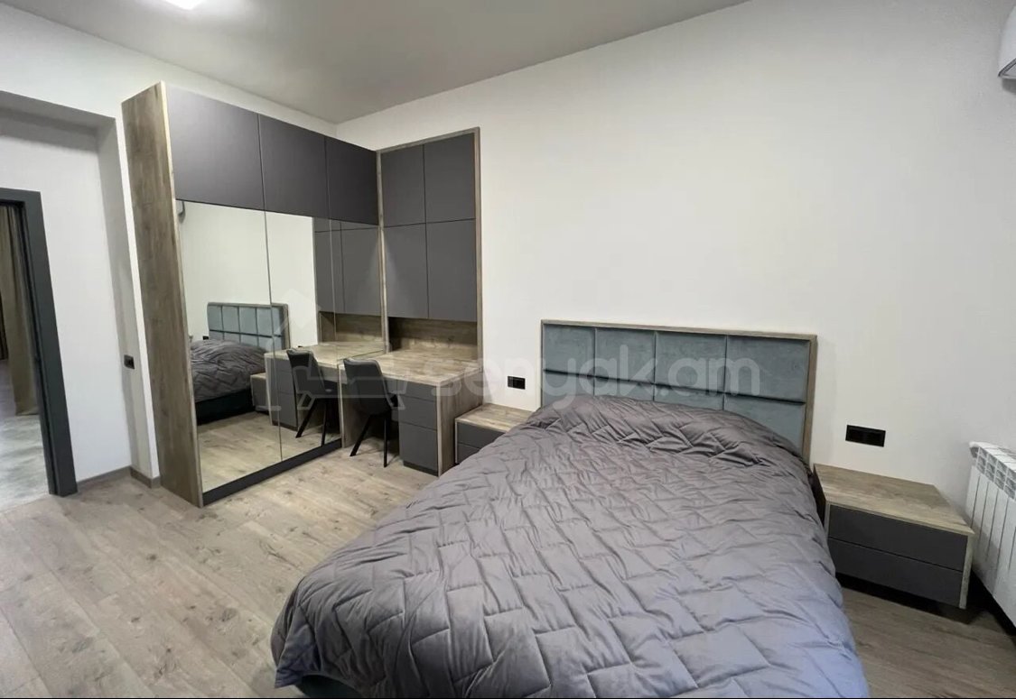 4 Սենյականոց Բնակարան Քարե Շենքում, 97քմ, 4/4 հարկ, Դիզայներական Վերանորոգված, Կահավորված