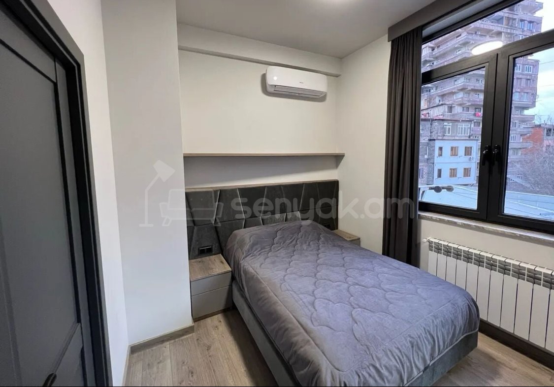 4 Սենյականոց Բնակարան Քարե Շենքում, 97քմ, 4/4 հարկ, Դիզայներական Վերանորոգված, Կահավորված