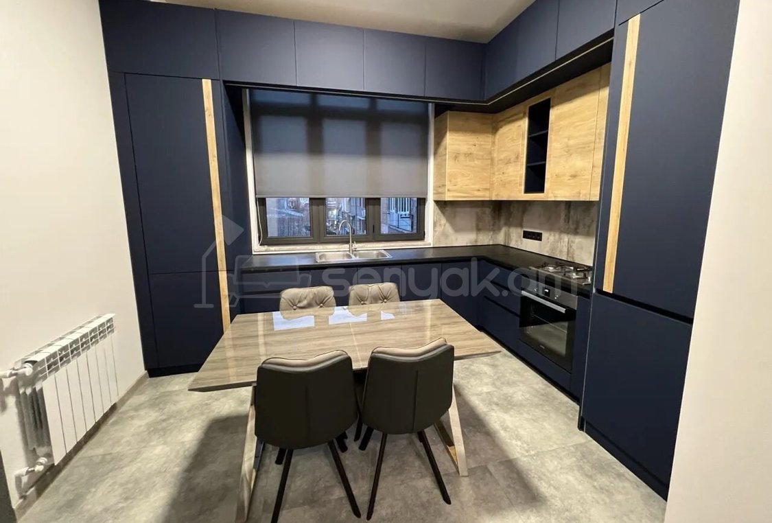 4 Սենյականոց Բնակարան Քարե Շենքում, 97քմ, 4/4 հարկ, Դիզայներական Վերանորոգված, Կահավորված