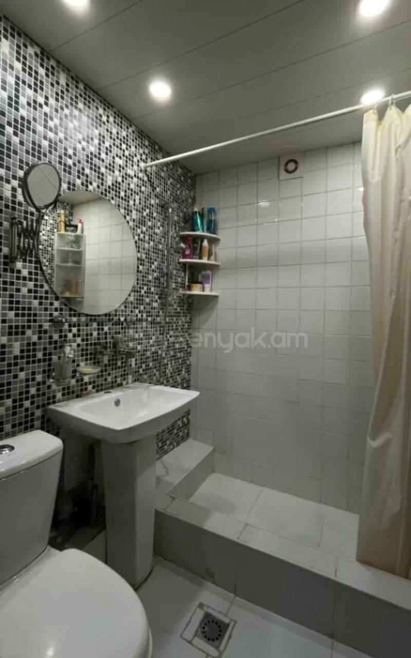 3 Սենյականոց Բնակարան, 64քմ, 5/5 հարկ, Կոսմետիկ Վերանորոգված