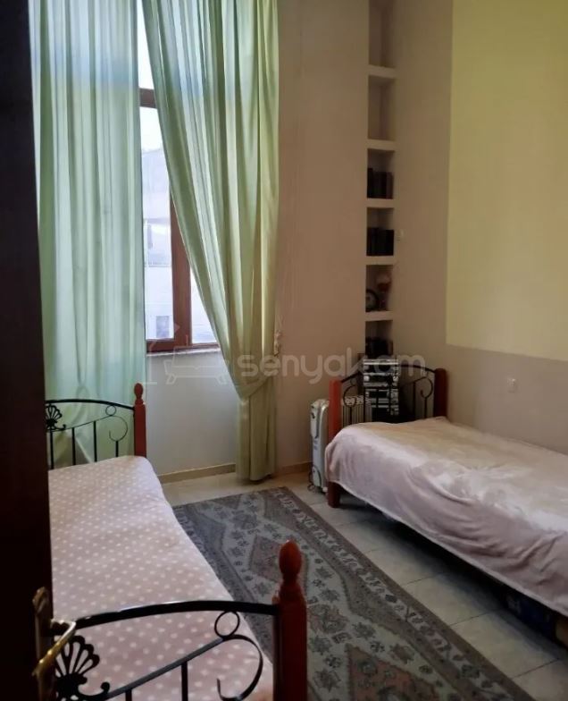 6 Սենյականոց Բնակարան Քարե Շենքում, 89քմ, 2/4 հարկ, Կապիտալ Վերանորոգված