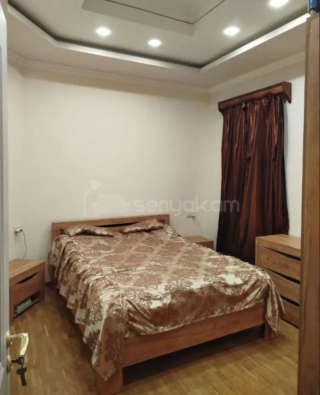 6 Սենյականոց Բնակարան Քարե Շենքում, 89քմ, 2/4 հարկ, Կապիտալ Վերանորոգված