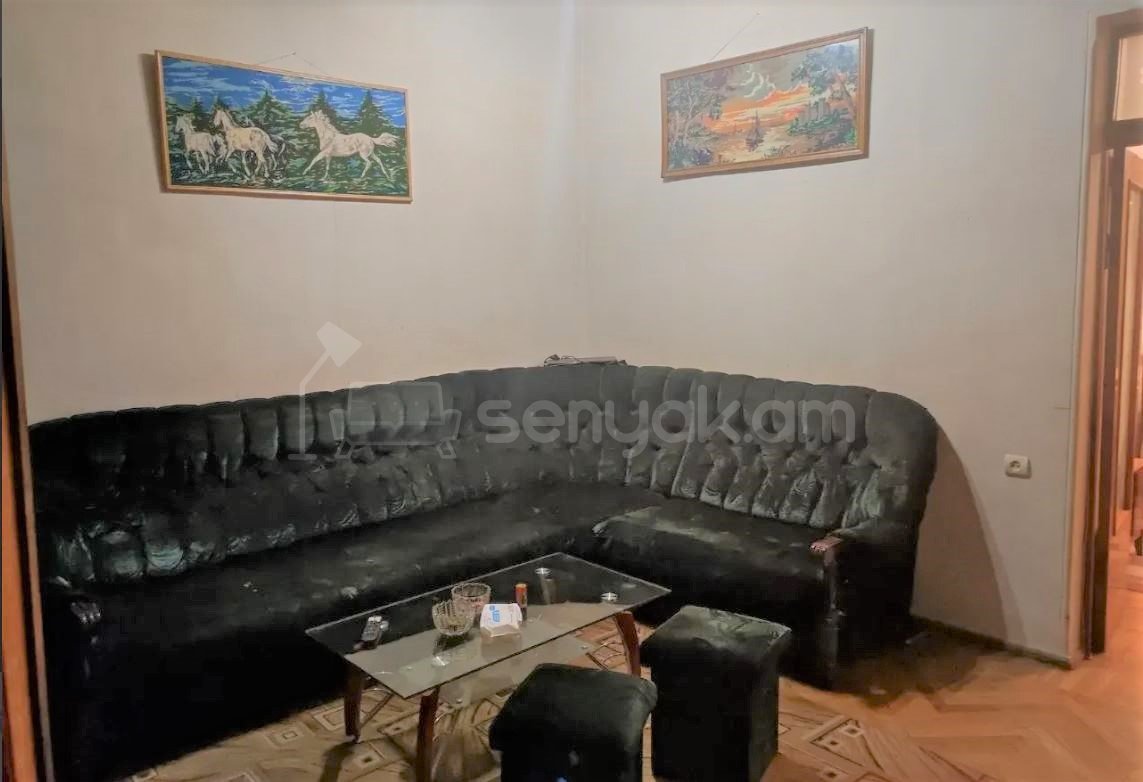 2 Սենյականոց Բնակարան Քարե Շենքում, 79քմ, 3/4 հարկ, Պետական Վիճակում