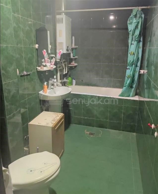 2 Սենյականոց Բնակարան Քարե Շենքում, 79քմ, 3/4 հարկ, Պետական Վիճակում