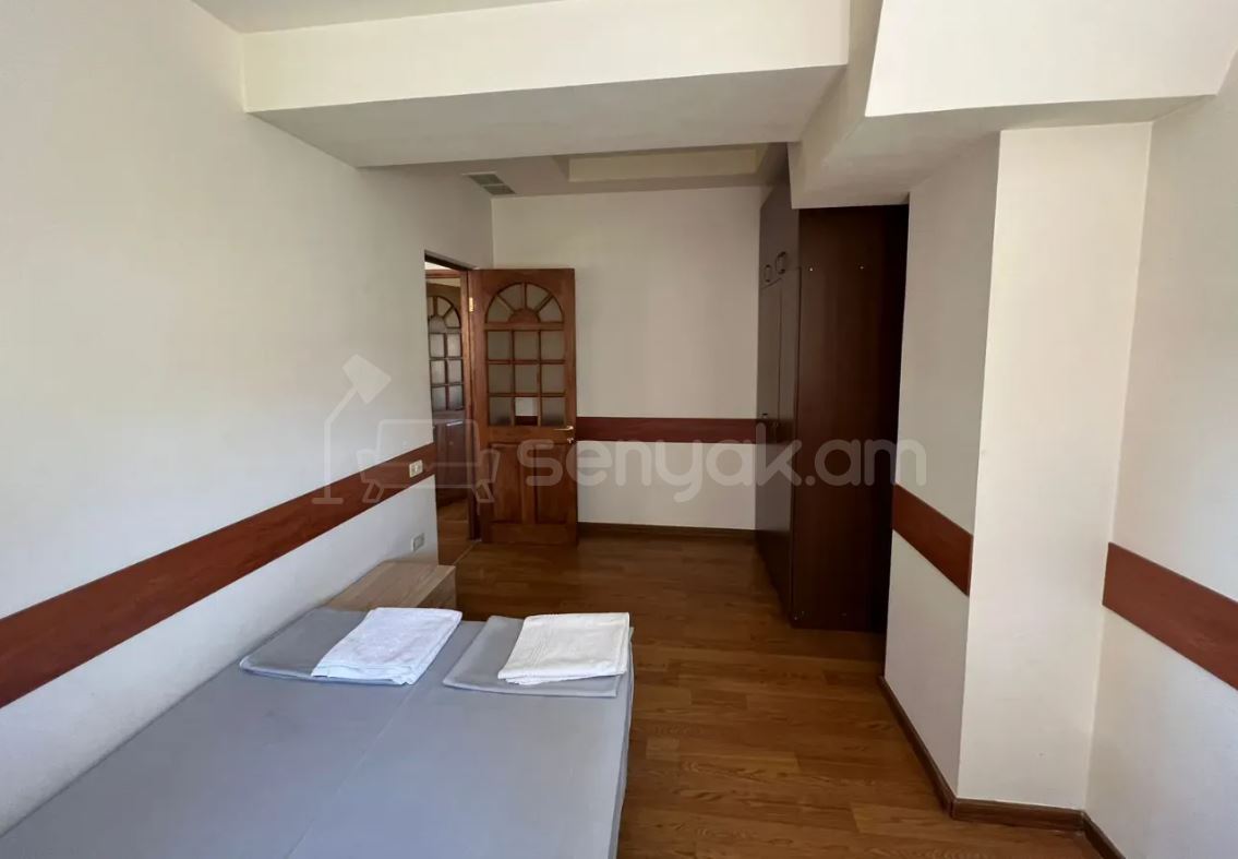 3 Սենյականոց Բնակարան Քարե Շենքում, 68քմ, 4/6 հարկ, Կապիտալ Վերանորոգված